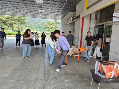 2025년 굿뜨래웰빙마을 화재 발생 대응능력 향상을 위한 소방 훈련 교육 리스트 이미지